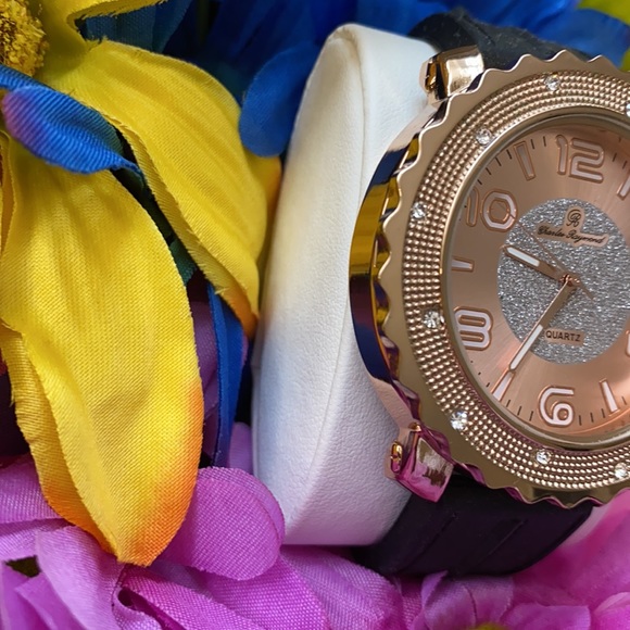 NEW*MEN black silicon gold two tone big face watch - Picture 4 of 6